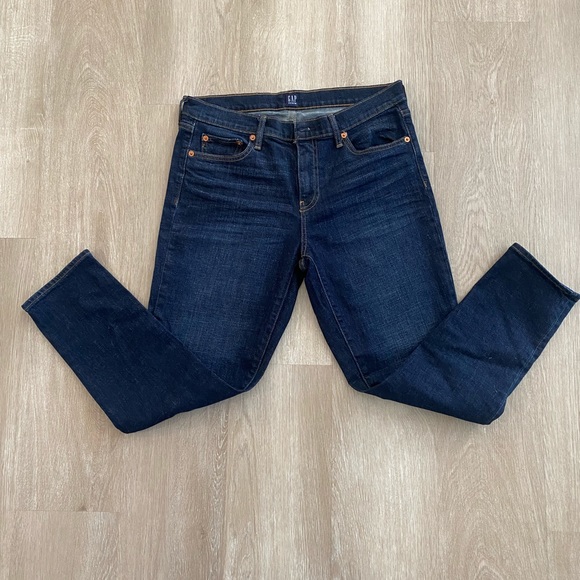 Gap straight leg dark wash denim jeans size 30. High waisted - Picture 2 of 3